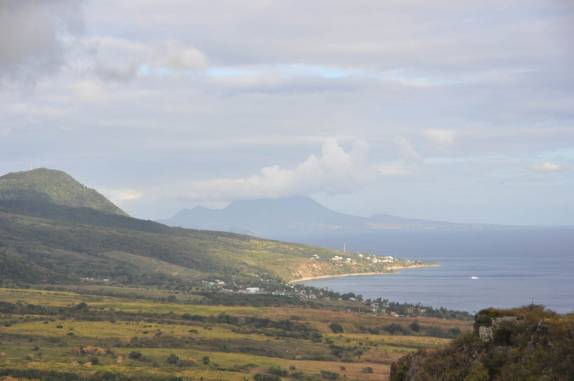 A bela vista do alto de Brimstone Hill, na ilha de St. Kitts - Caribe